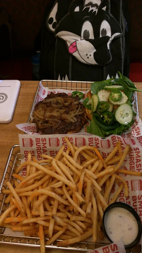 Hamburger Restaurant «Smashburger», reviews and photos, 1330 Fairview Blvd, Delran, NJ 08075, USA