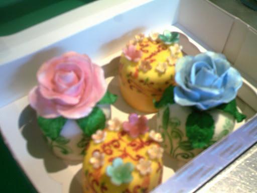 Mini Cakes for all occasions, wedding, birthday etc pls contact d.lampitt 