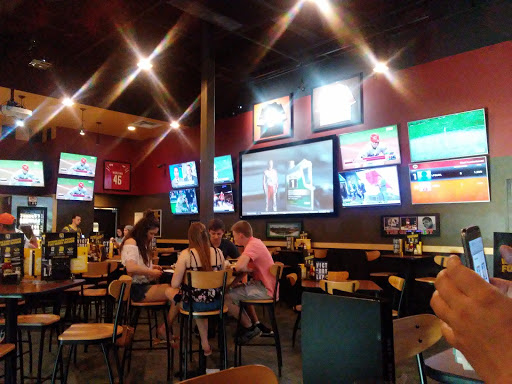 Chicken Wings Restaurant «Buffalo Wild Wings», reviews and photos, 970 W Mall Rd, Barboursville, WV 25504, USA