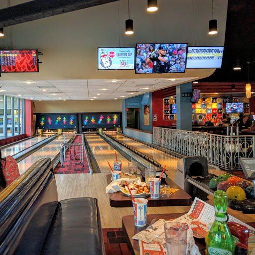 Bar & Grill «Howl at the Moon | Splitsville Luxury Lanes», reviews and photos, 220 Patriot Pl, Foxborough, MA 02035, USA