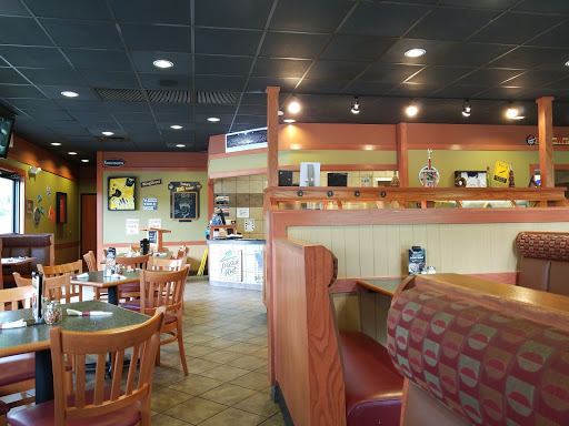 Pizza Restaurant «Pizza Hut», reviews and photos, 498 Old Gallatin Rd, Scottsville, KY 42164, USA
