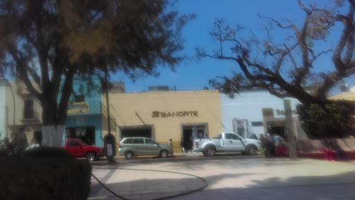 Cajero Banorte, Plaza Principal 20, Centro, 37980 San José Iturbide, Gto., México, Banco | GTO