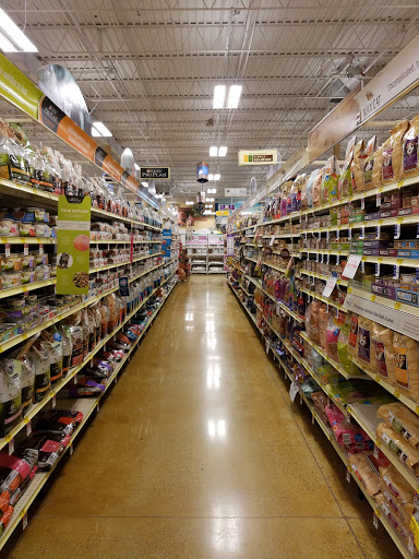 Pet Supply Store «PetSmart», reviews and photos, 700 N Milwaukee Ave, Vernon Hills, IL 60061, USA