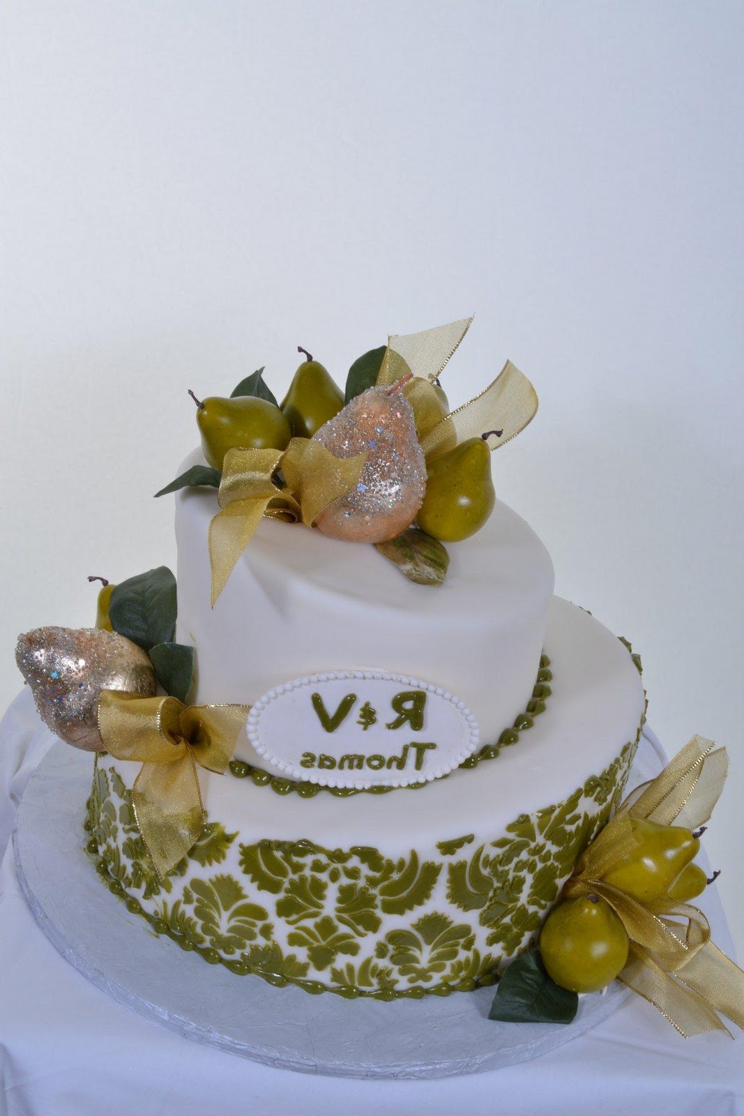 w93-pear-theme-wedding-cake