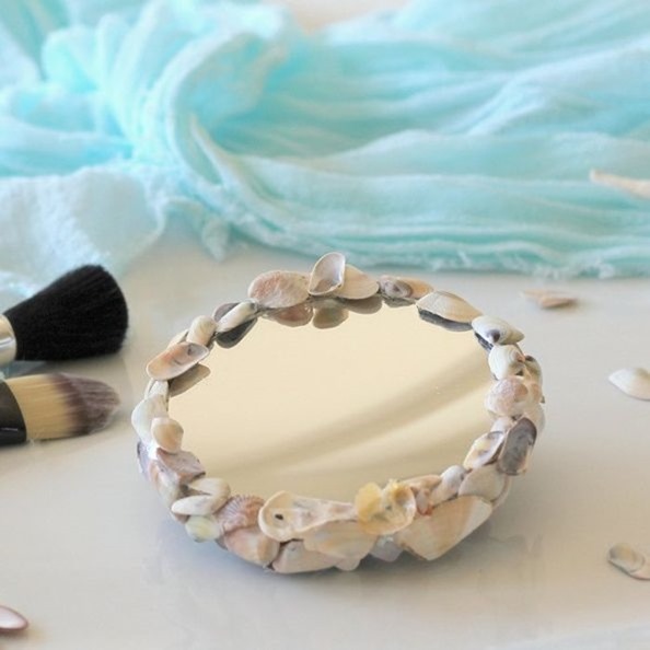 repurposed-shells-to-make-up-mirror-crafts-how-to-repurposing-upcycling