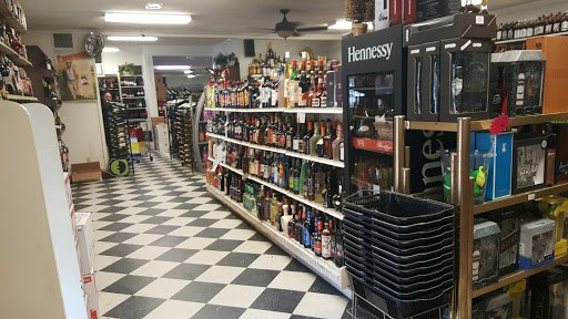 Wine Store «Fort Bayou Wine & Spirits», reviews and photos, 1699 Bienville Blvd, Ocean Springs, MS 39564, USA