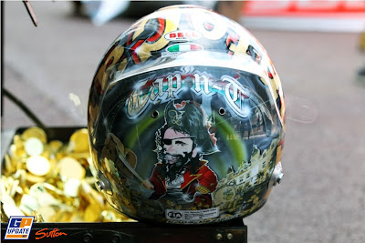 пиратский шлем Витантонио Льюцци специально для Гран-при Монако 2011 вид сзади