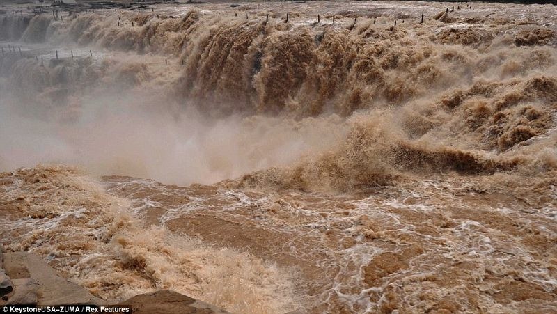 hukou-waterfall-8