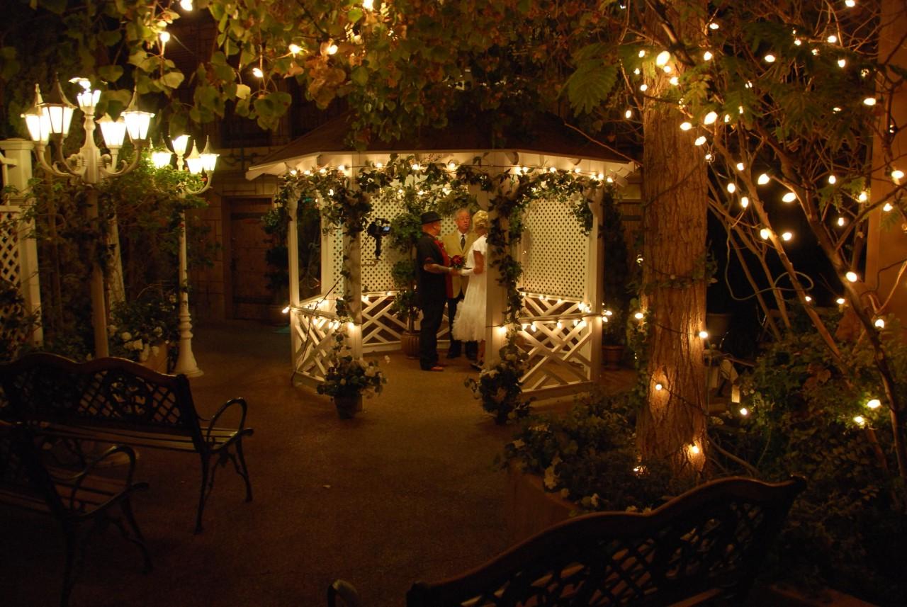 outdoor gazebo weddings,