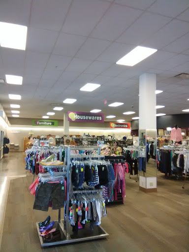 Thrift Store «Discover Goodwill Circle Retail Center», reviews and photos
