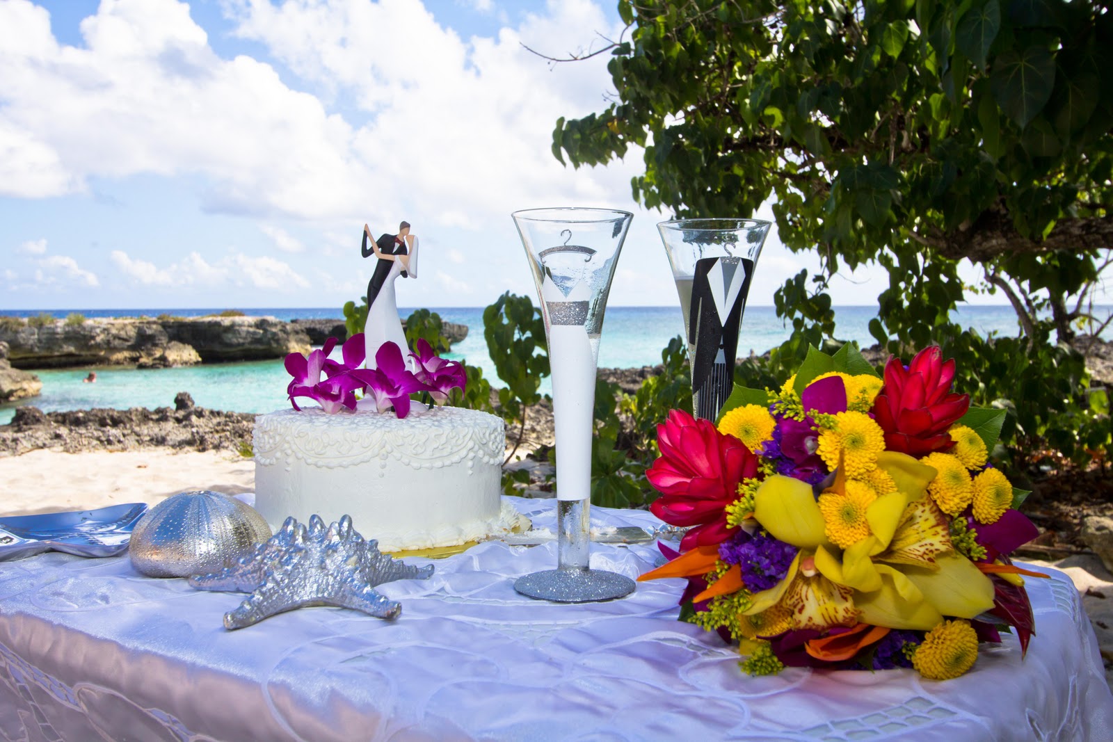 beach wedding set ups