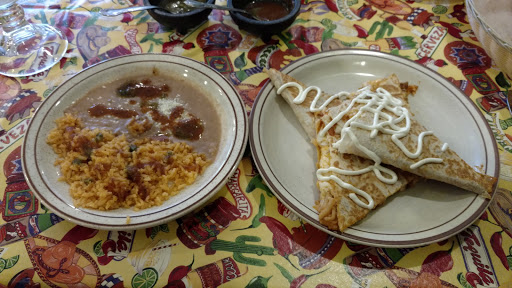 Mexican Restaurant «Salamandra Restaurant», reviews and photos, 105 W 1st St, Dixon, IL 61021, USA