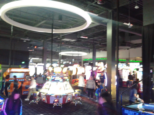 Sports Bar «Dave & Busters», reviews and photos