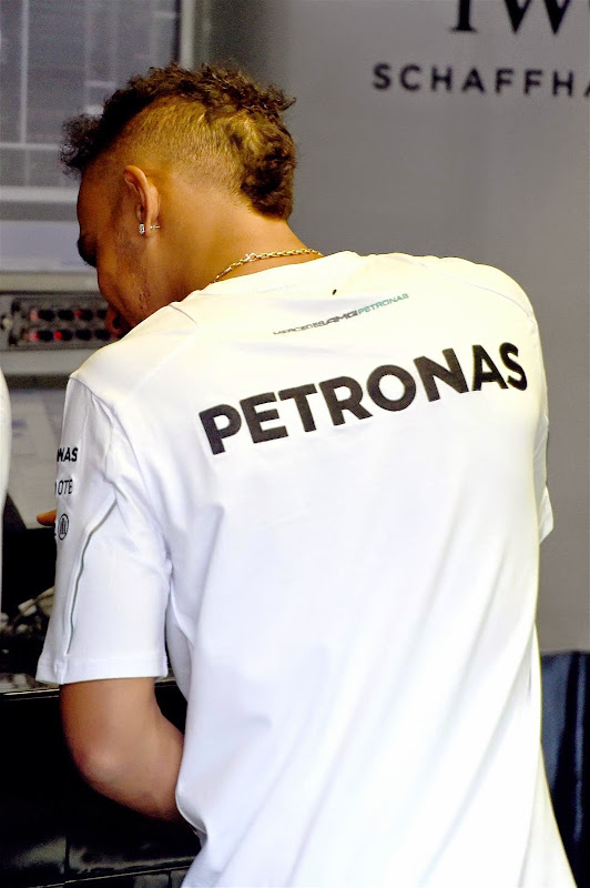 новая прическа Льюиса Хэмилтона на Гран-при Монако 2014