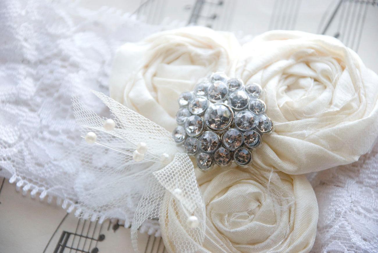 Bridal Garter Set- Beautiful Ivory lace Wedding Garter available in any