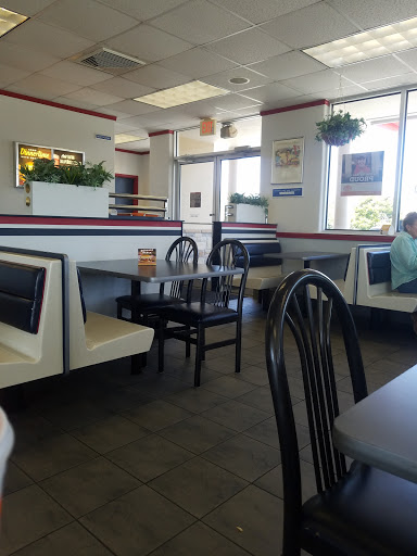 Restaurant «Whataburger», reviews and photos, 3851 Bienville Blvd, Ocean Springs, MS 39566, USA