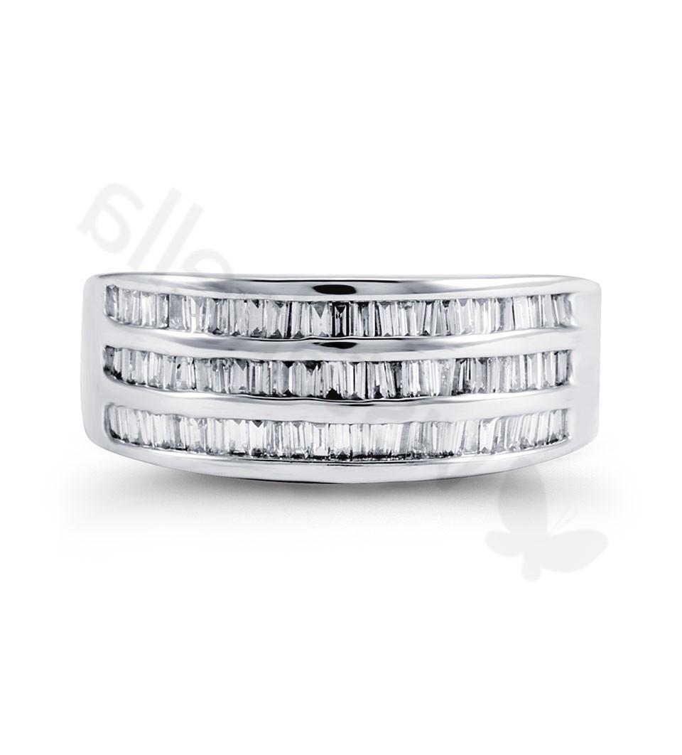 Put on this gorgeous diamond ring on your special day and feel the