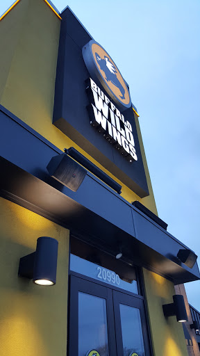 Chicken Wings Restaurant «Buffalo Wild Wings», reviews and photos, 20990 West Rd, Woodhaven, MI 48183, USA