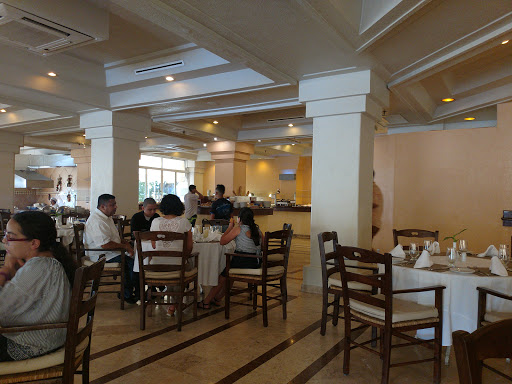 Bugambilias Buffet Restaurant, Av. Vista Hermosa 13, Península de Santiago, 28200 Manzanillo, Col., México, Restaurante | COL
