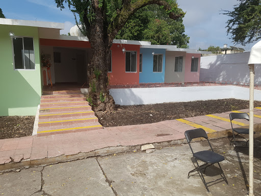 Asilo San Martin De Porres, Blvd. Mexico - Laredo 70, Mirador, 79050 Cd Valles, S.L.P., México, Organización de servicios sociales | SLP