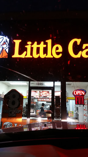 Pizza Restaurant «Little Caesars Pizza», reviews and photos, 935 10th St #1, Floresville, TX 78114, USA