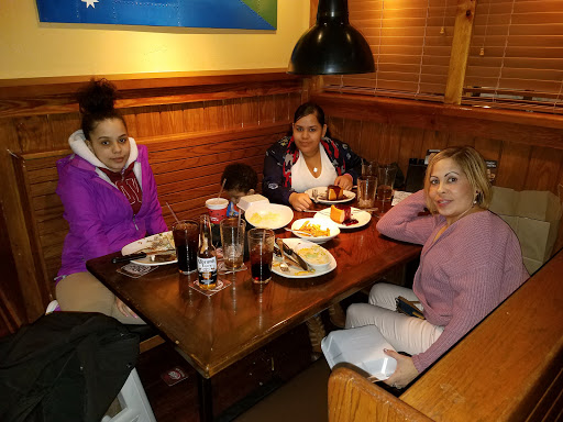 Steak House «Outback Steakhouse», reviews and photos, 3210 Berlin Turnpike, Newington, CT 06111, USA