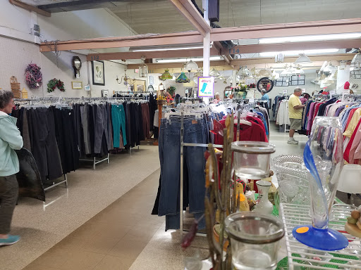 Thrift Store «Old & New Shop», reviews and photos, 440 E Bay Ave #4, Manahawkin, NJ 08050, USA