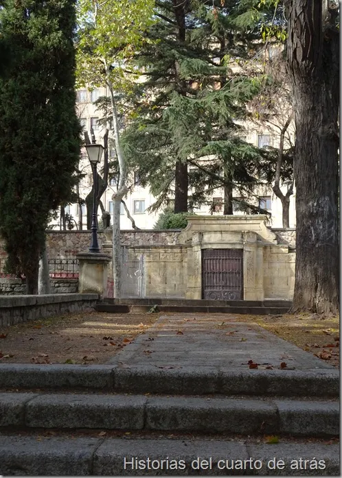 Biblioteca del Campo de san Francisco