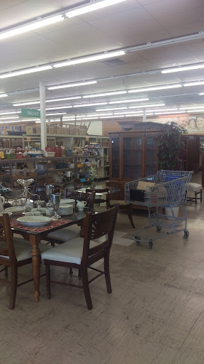 Thrift Store «Knoxville Habitat For Humanity ReStore», reviews and photos, 1511 Downtown W Blvd, Knoxville, TN 37919, USA