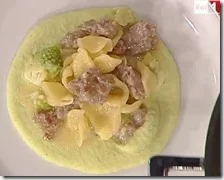 Orecchiette con salsiccia e broccoli