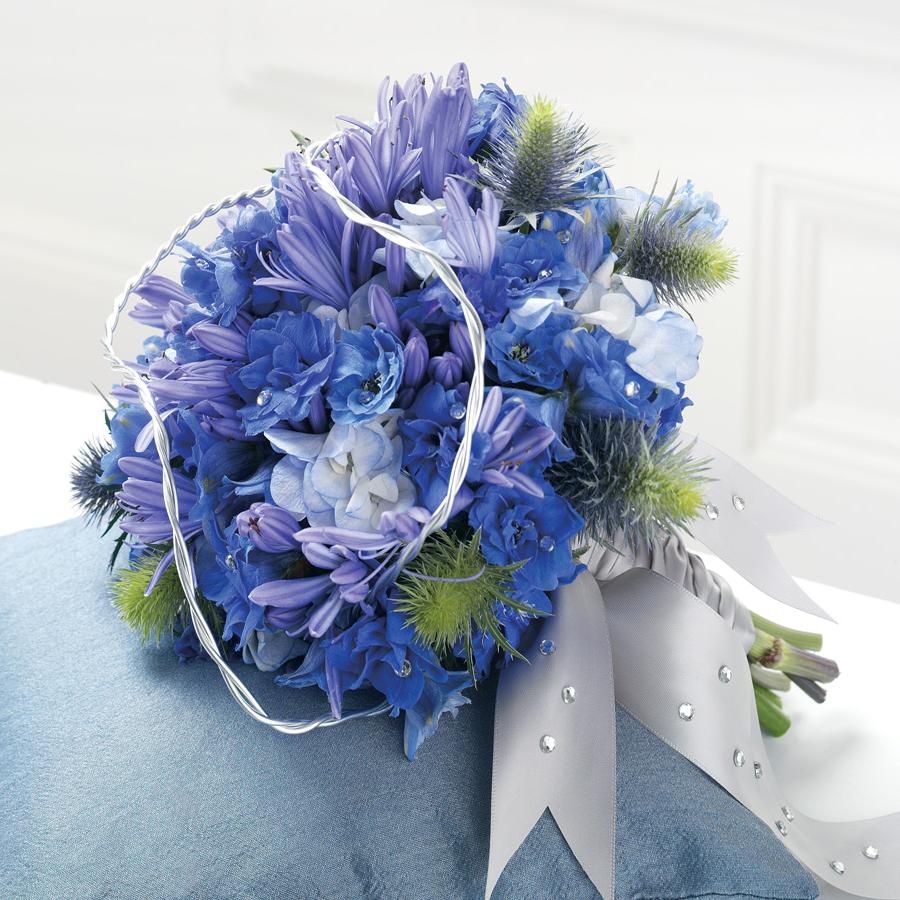 Blue flowers in a wedding