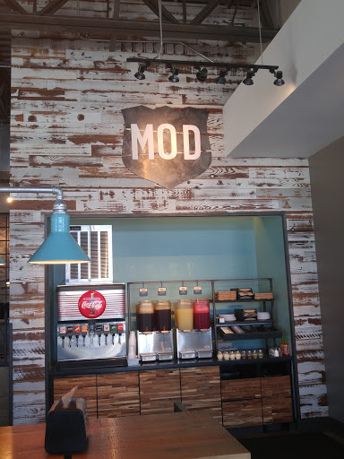 Pizza Restaurant «MOD Pizza», reviews and photos, 15809 Fountain Plaza Dr, Ellisville, MO 63011, USA