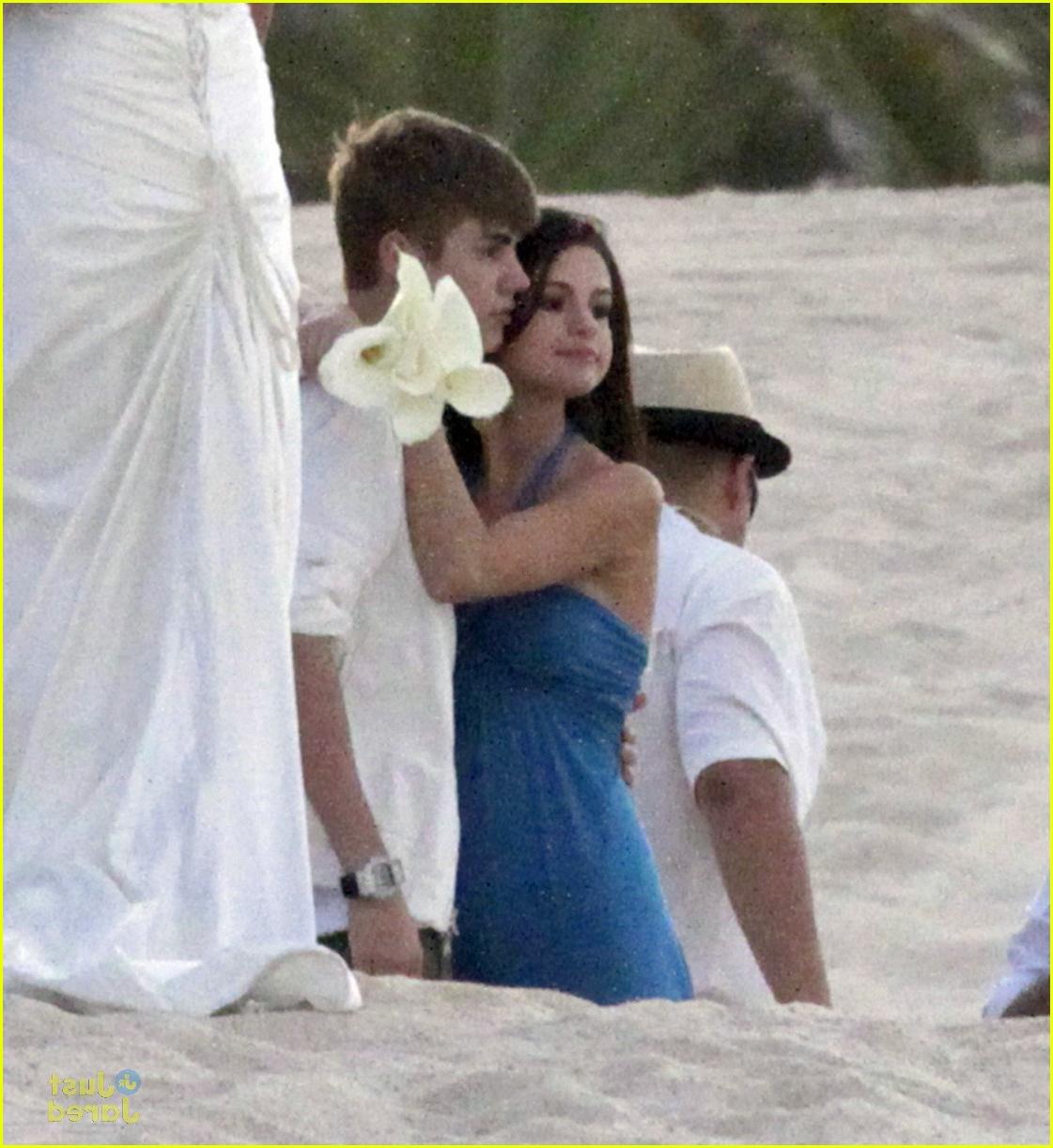 justin selena wedding party 10