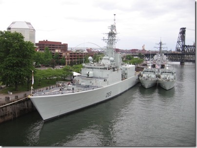 IMG_6262 HMCS Algonquin (DDG 283), HMCS Nanaimo (MM 702) & HMCS Whitehorse (MM 705) in Portland, Oregon on June 7, 2009