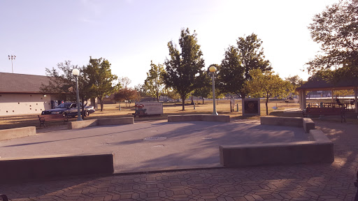Memorial Park «Veterans Memorial Park», reviews and photos, 7619 Memphis Ave, Brooklyn, OH 44144, USA