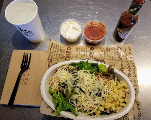 Mexican Restaurant «Chipotle Mexican Grill», reviews and photos, 30229 Mound Rd, Warren, MI 48093, USA