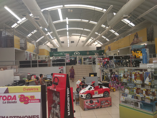 Elektra Mega Chilpancingo, Insurgentes 11, Direccion Nacional de Caminos, Chilpancingo de los Bravo, Gro., México, Tienda de bricolaje | GRO