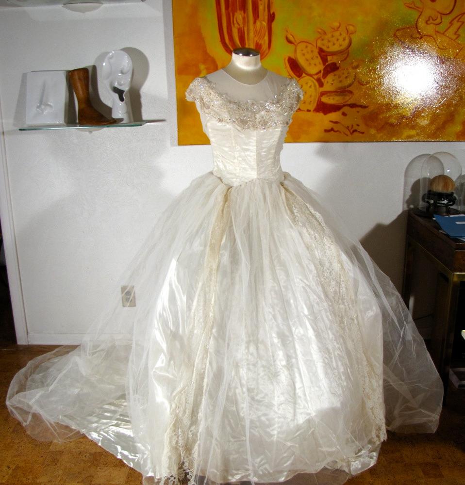 Vintage Wedding Dress Ivory