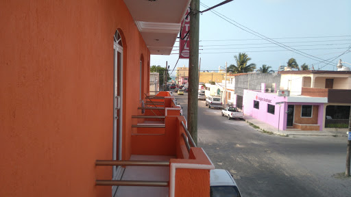 Hotel Baroni, Calle 70 132-B, Centro, 97320 Progreso, Yuc., México, Alojamiento en interiores | YUC