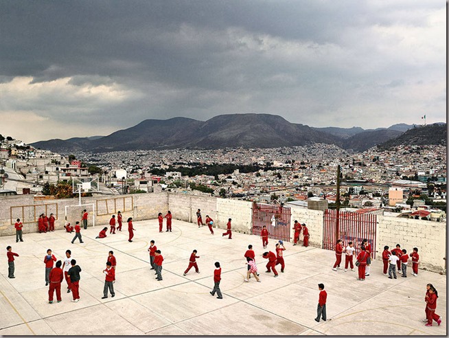 MOLLISON_PLAYGROUND_051_MEXICO_Emiliano-900x676