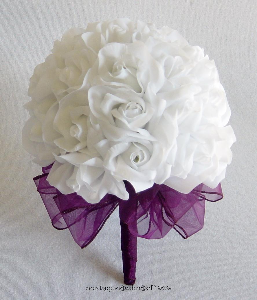 white-roses-wedding-bouquet