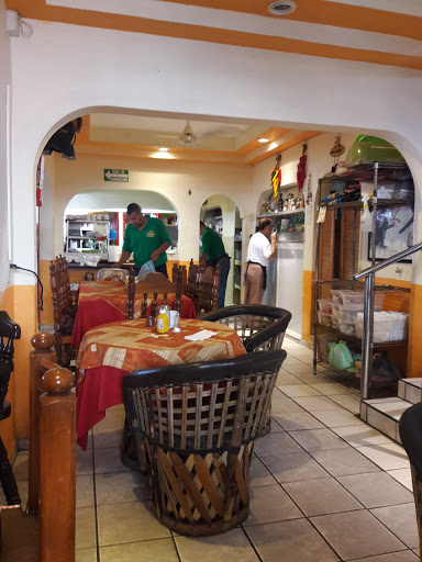 Restaurante Juanitos, Blvd. Costero Miguel de la Madrid km 14, Santiago Centro, 28860 Manzanillo, Col., México, Restaurante de brunch | COL