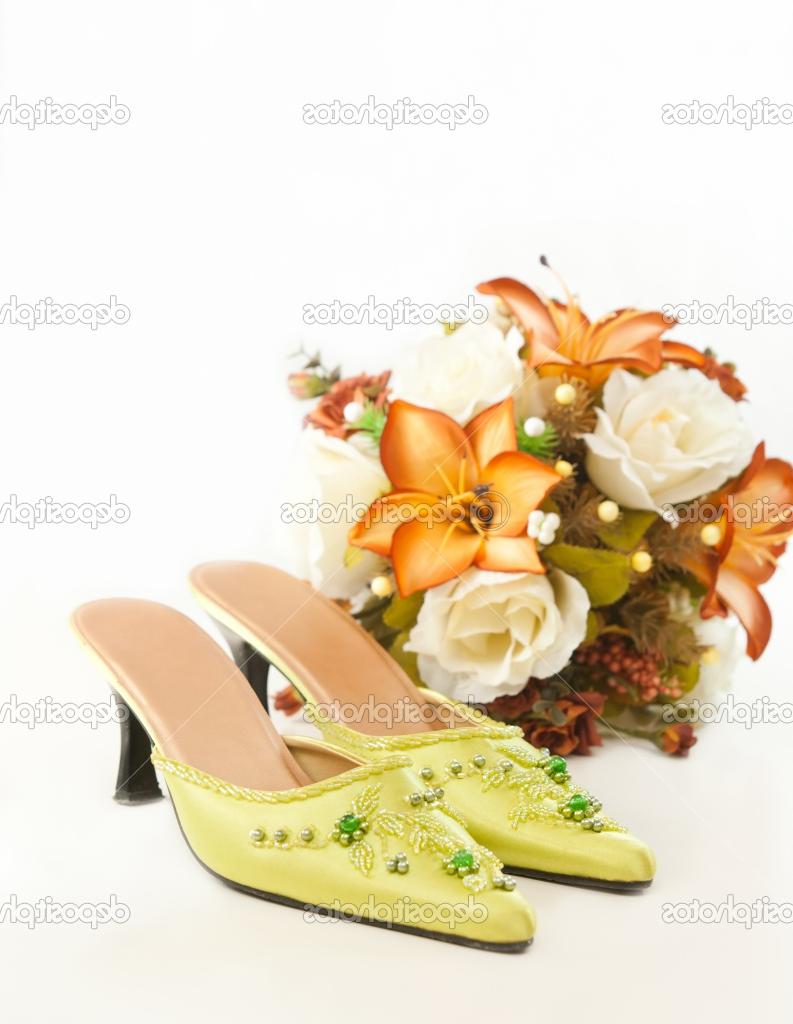 Malay wedding shoes flower