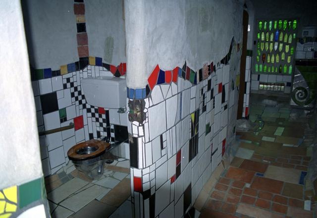 [HundertwasserToiletteKawakawainnen%255B2%255D.jpg]