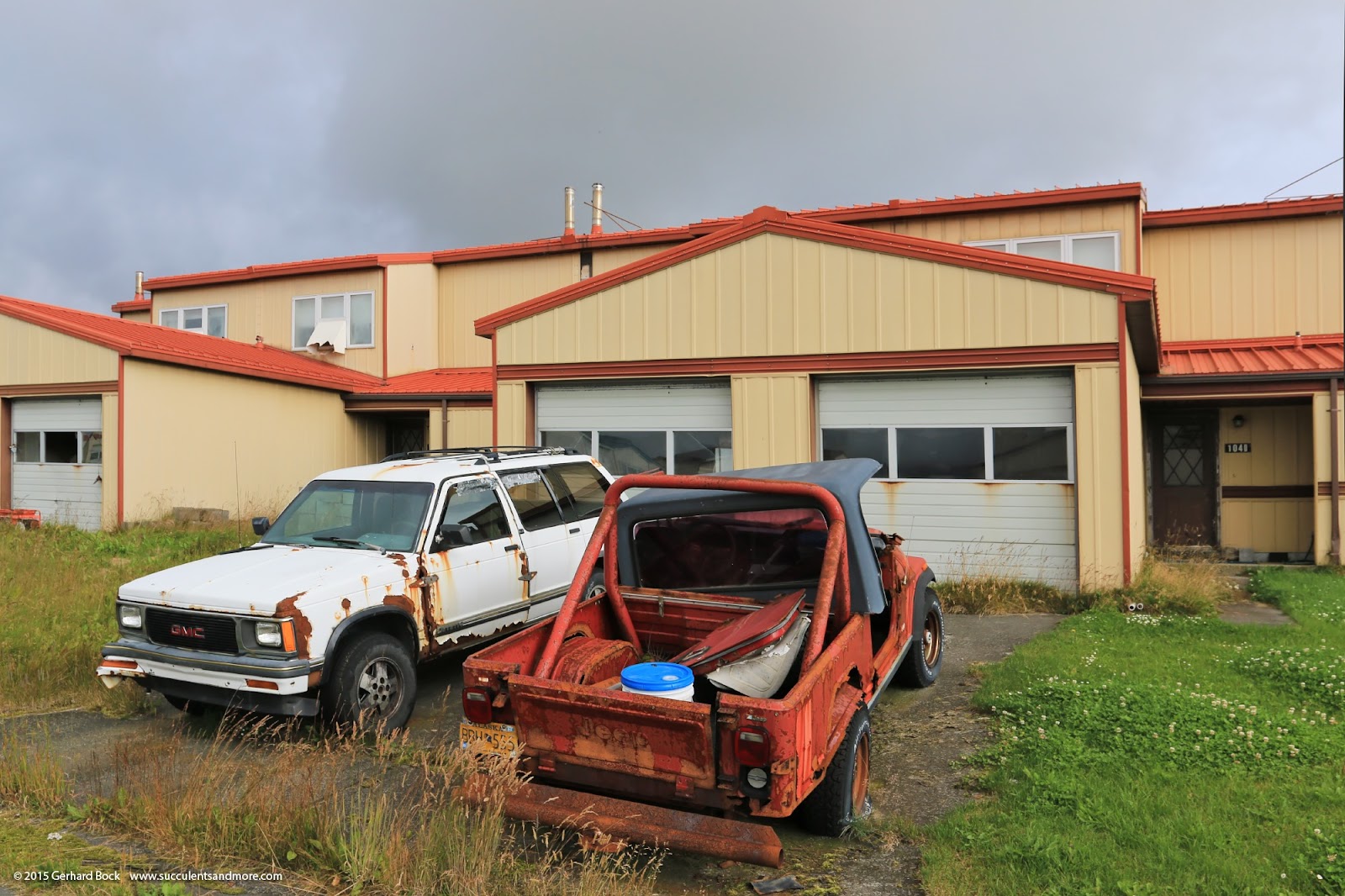 [150907_Adak_rustedcars_WM%255B6%255D.jpg]