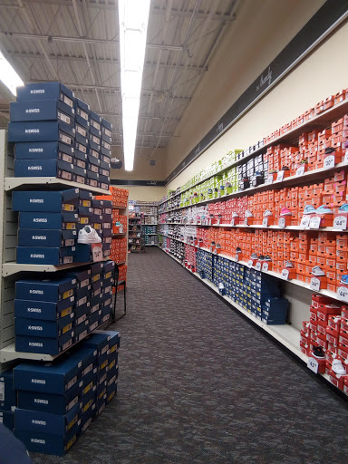 Shoe Store «Shoe Carnival», reviews and photos, 4 Plaza Dr, Fairview Heights, IL 62208, USA