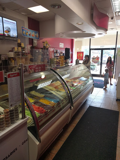 Ice Cream Shop «Carvel», reviews and photos, 726 N Bedford Rd, Bedford Hills, NY 10507, USA