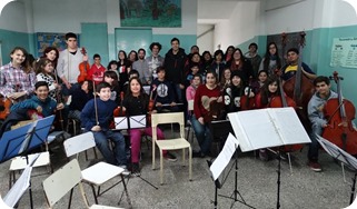 Los ensayos son en la Escuela Nº 12 de Santa Teresita y la orquesta forma chicos desde 2013