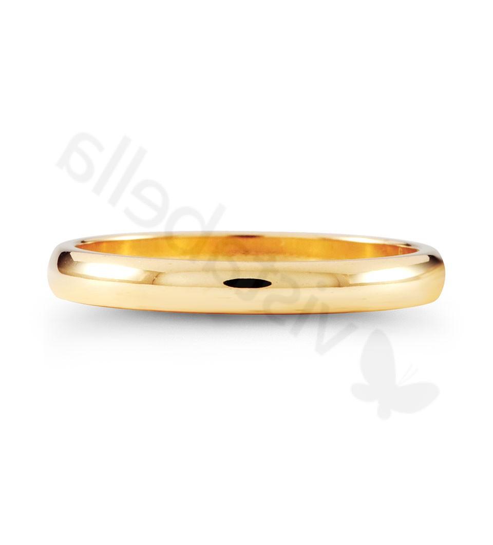 Wear something simple for your wedding day. This plain ring in high polished