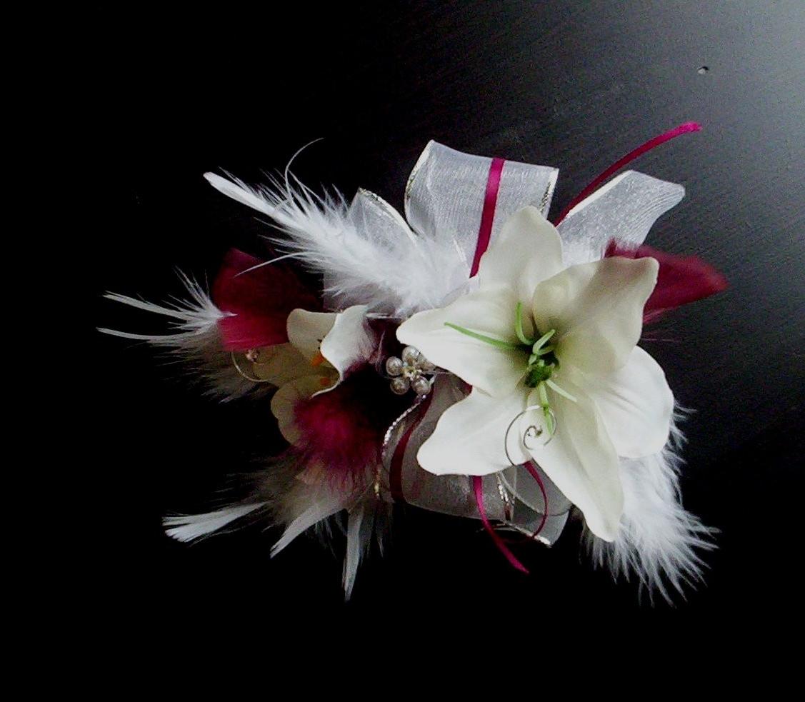 Wedding corsage feather Winter